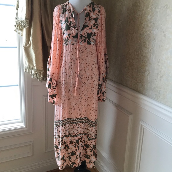 Love St. Flower Child Mini Petal pink dress - Picture 2 of 9